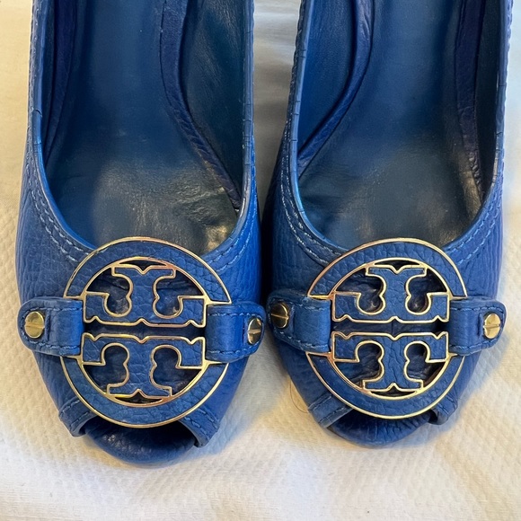 Tory Burch Amanda Wedge Size 7.5 - Picture 2 of 7